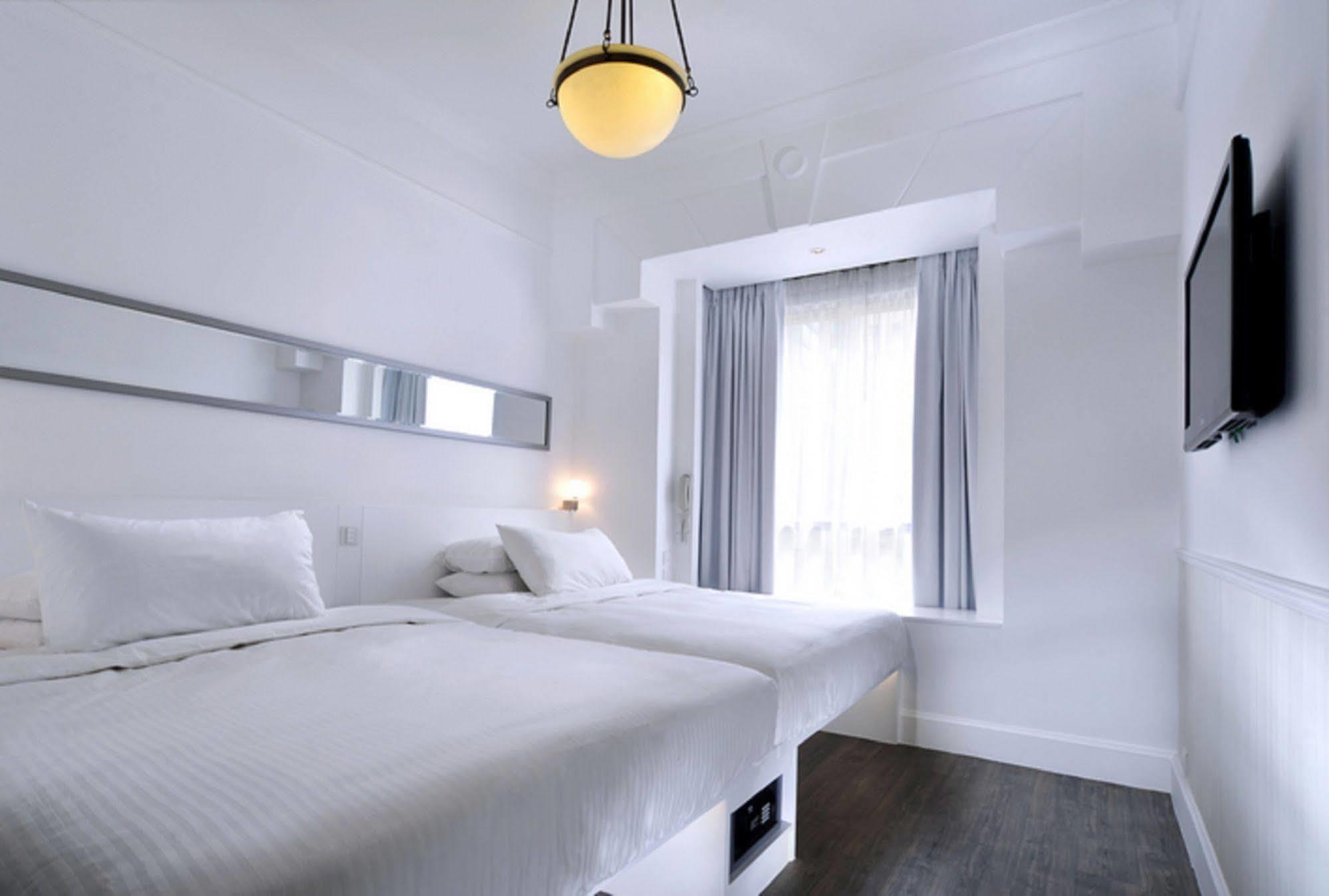 Charterhouse Causeway Bay Hotel Hong Kong Bagian luar foto